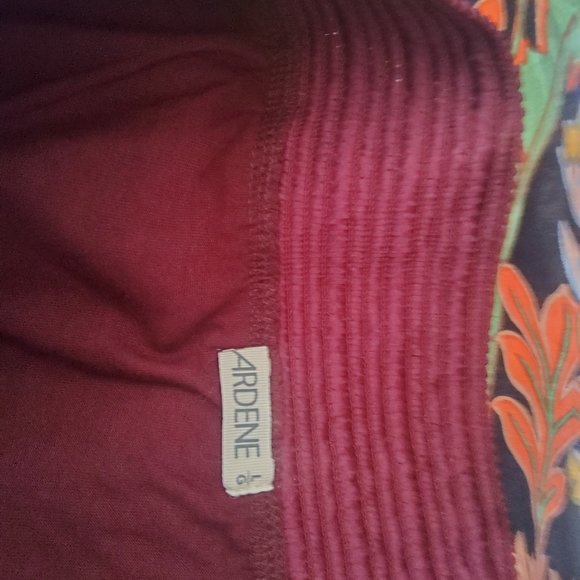 SKIRT  CROTCHED  WINE COLORED SIZE LARGE  SALE - Picture 2 of 9